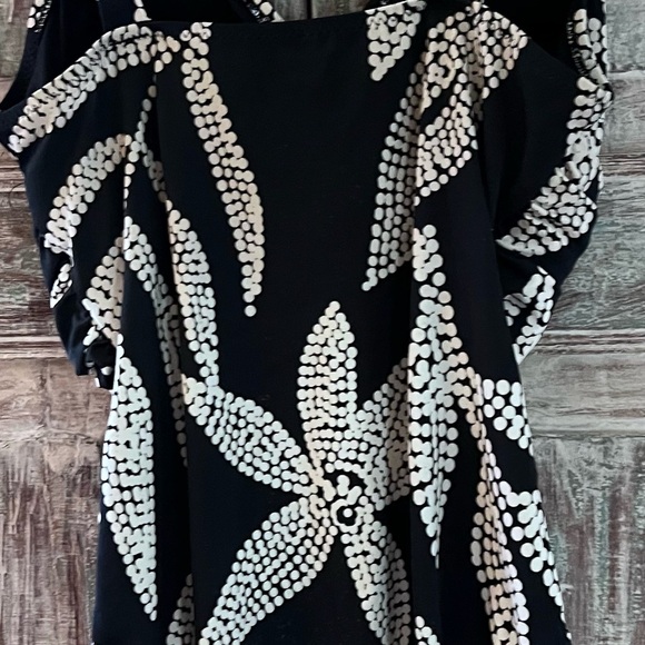 G by Giuliana Monochrome Leaf Print Swimsuit - Picture 2 of 4